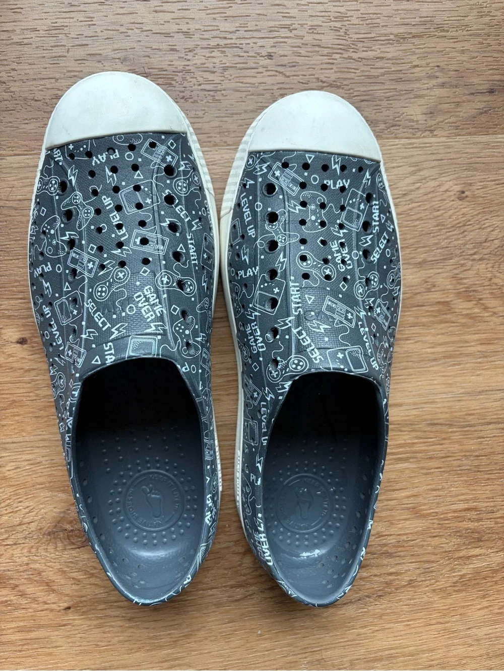Native Jefferson Gamer Video Game Print Slip On Shoes Youth J4 Big Kids 4